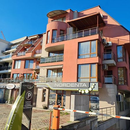 Black Sea Brееze Apartment Варна Экстерьер фото