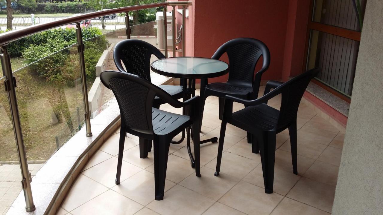 Black Sea Brееze Apartment Варна Экстерьер фото