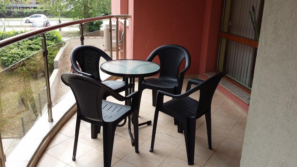 Black Sea Brееze Apartment Варна Экстерьер фото