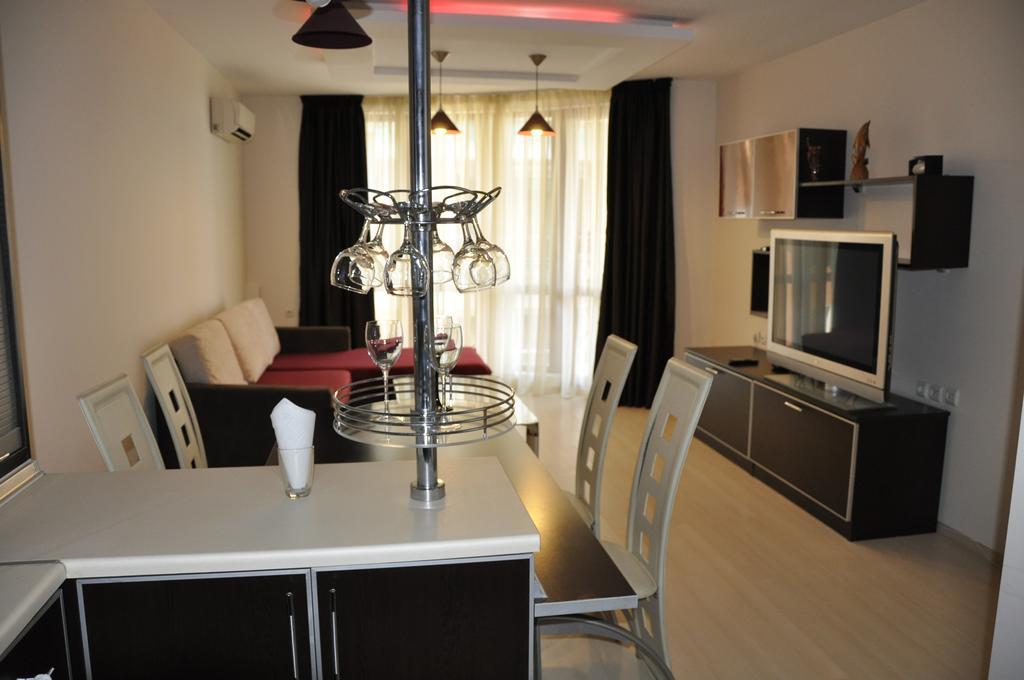 Black Sea Brееze Apartment Варна Экстерьер фото